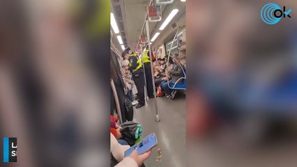La Policía revisa los móviles de los viajeros del metro de Shanghái para comprobar si han participado de las protestas