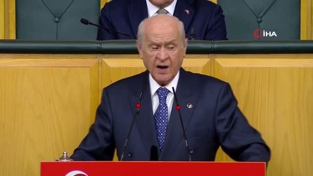 MHP Genel Başkanı Bahçeli: Birbirlerinin kulağını çekmek için pozisyon alanların ortak bir akılla anayasa yazması, anayasa hazırlaması ham bir...
