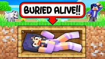 Aphmau was BURIED ALIVE In Minecraft !