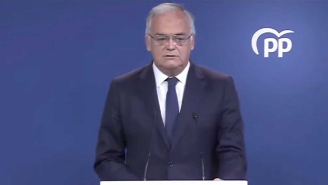 Esteban González Pons ofrece una rueda de prensa desde la sede del PP