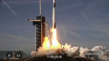 Passageiro de avião filma lançamento de foguete da SpaceX