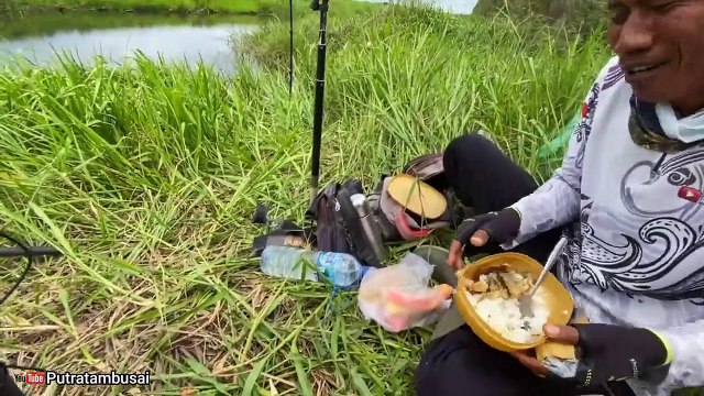 mancing ikan Toman malah didatangi hewan ini??