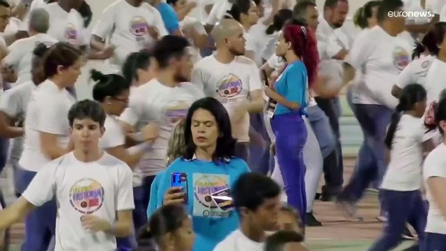 Salsa para batir un récord en Venezuela con 2 000 participantes bailando al mismo tiempo