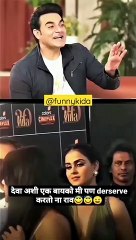 RITESH DESHMUKH LOOKING SOMEONE IN FRONT OF HIS WIFE #shorts #riteshdeshmukh