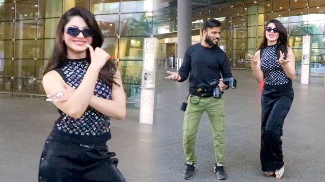 एयरपोर्ट पर उर्वशी रौतेला को फैन्स ने घेरा, सेल्फी लेने के लिए लूटी भीड़