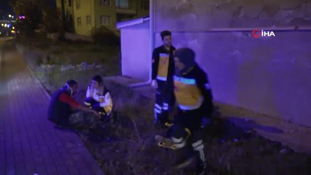 Kamyonet kamyona arkadan çarptı: 1'i ağır 4 yaralı