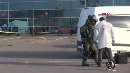 TERMİNALDE UNUTULAN ÇANTA FÜNYEYLE PATLATILDI, İÇİNDEN SALÇA VE ZEYTİNYAĞI ÇIKTI