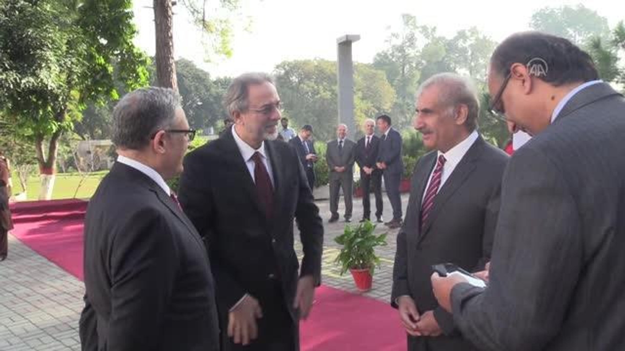 İSLAMABAD - Türkiye-Pakistan ilişkilerinin 75. yılı anısına fidan dikimi