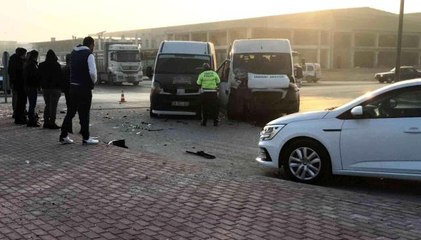 Konya'da servis minibüsleri ve otomobil çarpıştı: 14 yaralı