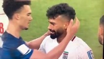 Les larmes d'un footballeur iranien dans les bras d'un Américain