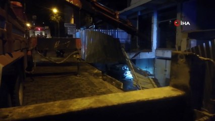 Yoldan çıkan otomobil binanın alt katına uçtu... O anlar kamerada