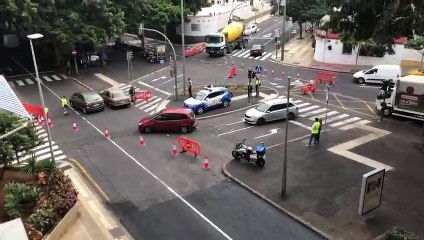 Trabajos de reasfaltado en la Rambla provocan modificación del uso de los carriles. / AH
