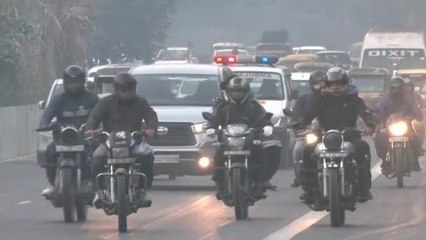 Delhi Ka Mausam: धुंध की गिरफ्त में दिल्ली, AQI पहुंचा 332, जानिए आज कैसा रहेगा मौसम