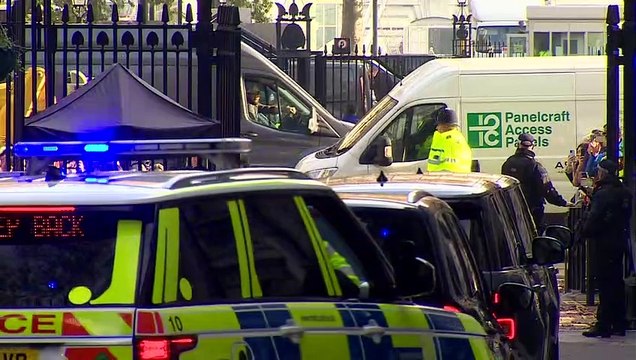 Rishi Sunak travels to Parliament ahead of PMQs