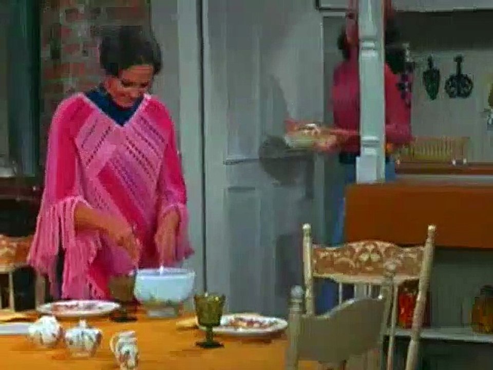 The Mary Tyler Moore Show S02E07 Didn't You Used to Be . . . Wait . . . Don't Tell Me