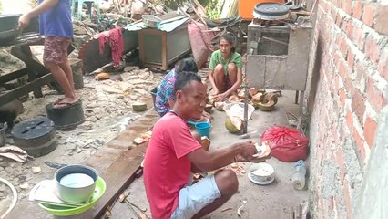 Acara Memasak Saat Acara Syukuran Krisma Ricardo Gaddi