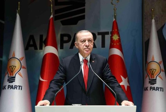 Cumhurbaşkanı Erdoğan: Terör örgütünün güdümündeki partiyi kollayan, masanın etrafındakilere gülücük dağıtan ucube bir teklif çıkarttılar