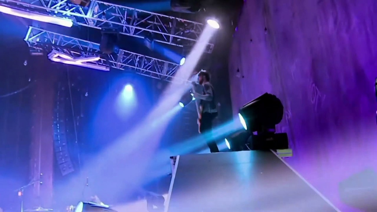 Paramore - Misery Business (Live from The Final RIOT!)