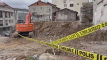 Kağıthane'de inşaat alanında içinde iskelet olan mezar bulundu