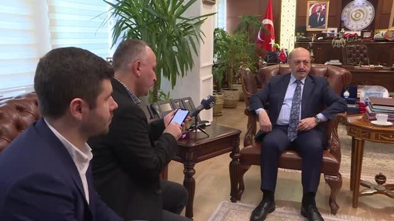 Bilgin: "(Asgari ücret) Emekçileri enflasyona ezdirmeyeceğiz"