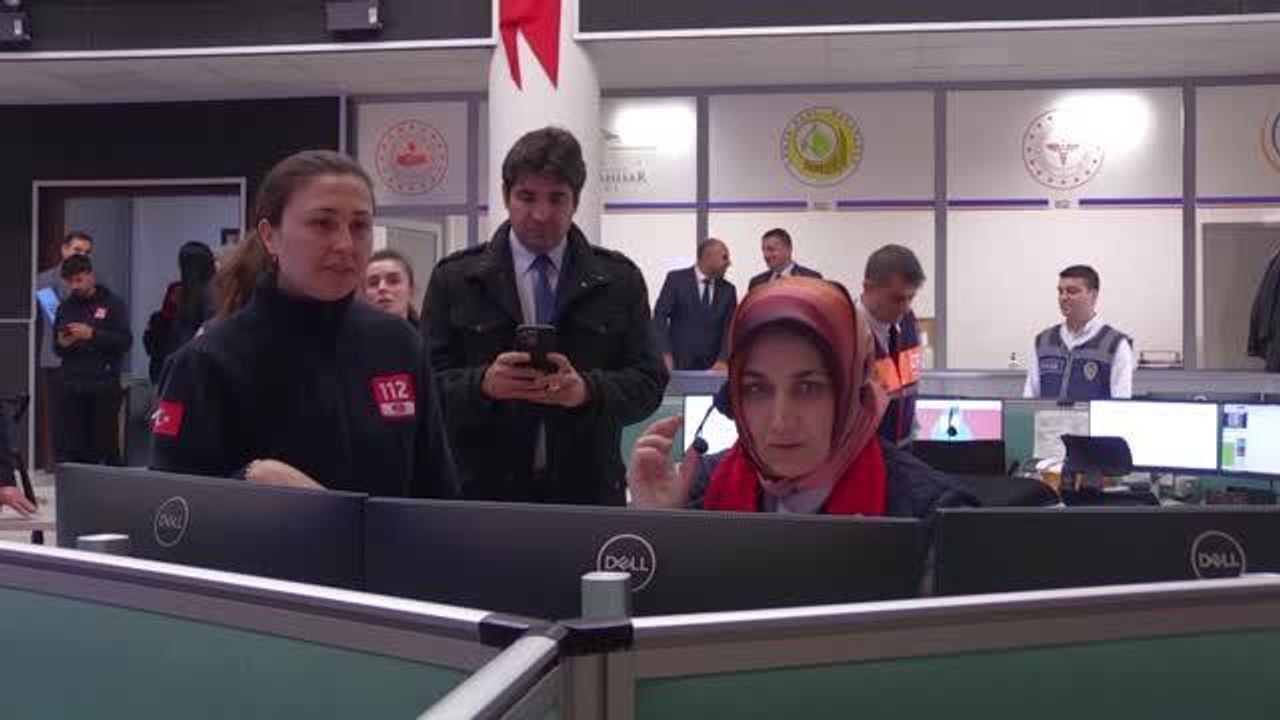 Afyonkarahisar Valisi Yiğitbaşı, 112 Acil Çağrı Merkezi Müdürlüğünü ziyaret etti