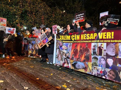 Uygur Türklerinin protestosunda polisin sözleri tepki çekti, Bakan Soylu özür diledi