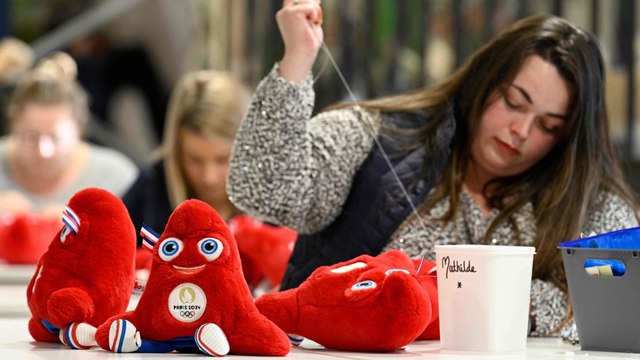 Bonnet Pompon Mascotte JO Paris 2024 - Rouge - Enfant