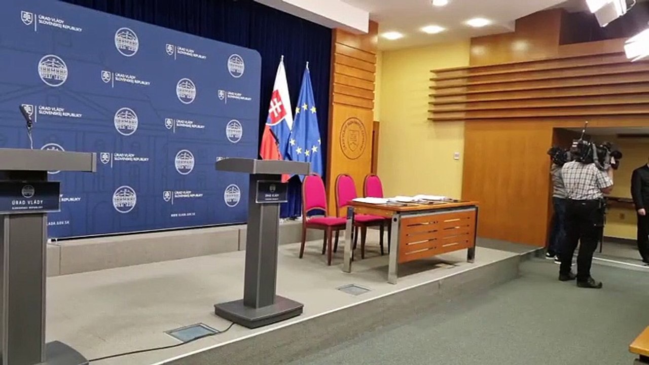 ZÁZNAM: Vláda podpísala memorandum s lekárskymi odborármi