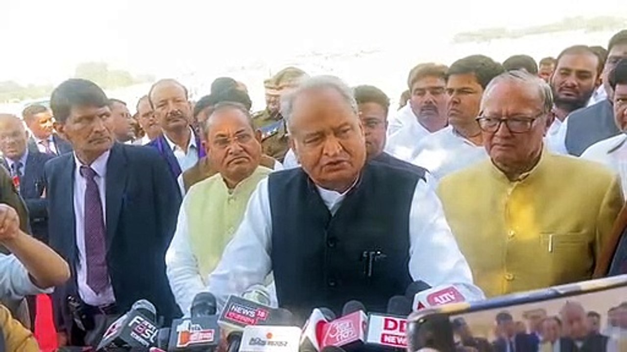 सीएम की पीएम से मांग: ओपीएस, शहरी रोजगार गारंटी, सोशल सिक्योरिटी और उड़ान को लागू करें