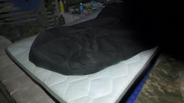 Se entrega ropa de abrigo a los soldados ucranianos para hacer frente al frío