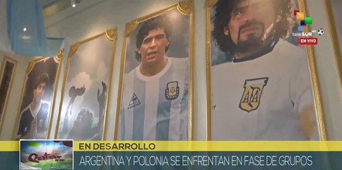 Video herunterladen: Hinchas rememoran la impronta de Maradona en Copa de Fútbol en Qatar