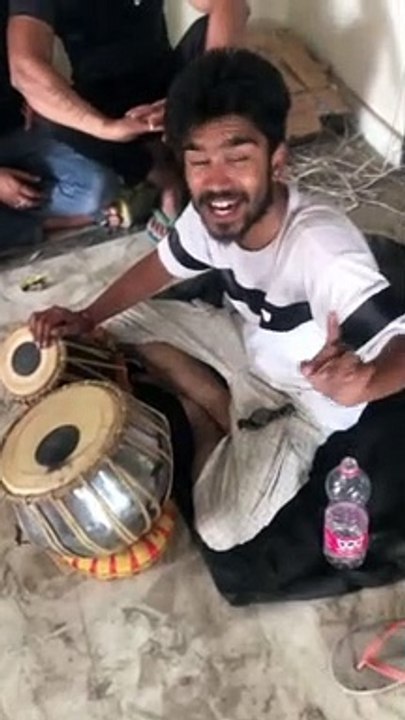 गजब का टैलेंट पाया है इस भाई ने