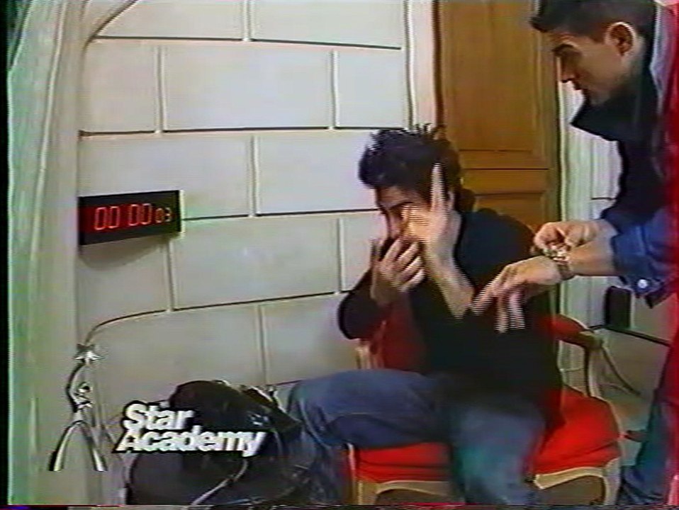 Star Academy 1 - Patrice a encore du mal avec le téléphone