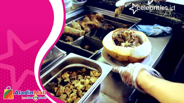 Sedapnya Bakso Kuwud, Sajian Daging Bercampur Kelapa Muda