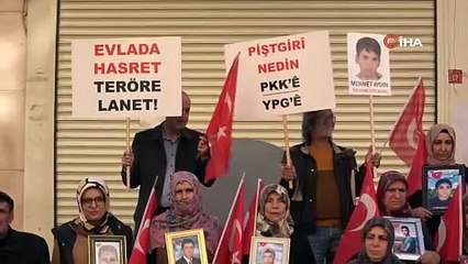 Evlat nöbetine bir yüreği yanık anne daha katıldı