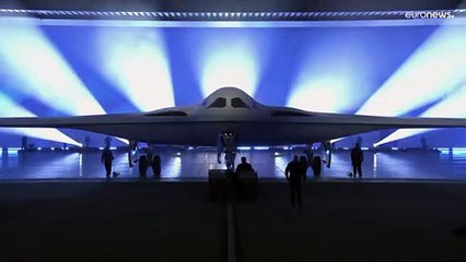 Svelato il nuovo B-21. Lloyd Austin: "Difendiamo la Repubblica"