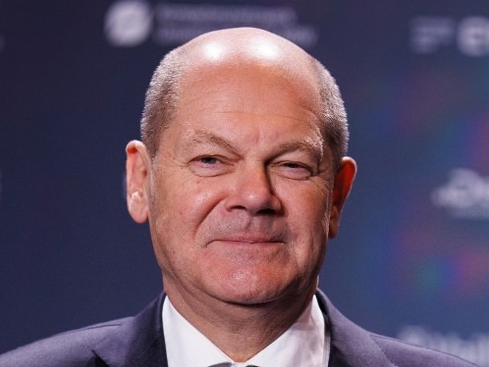 Ein Jahr Bundeskanzler: Olaf Scholz strotzt nur so vor Eigenlob