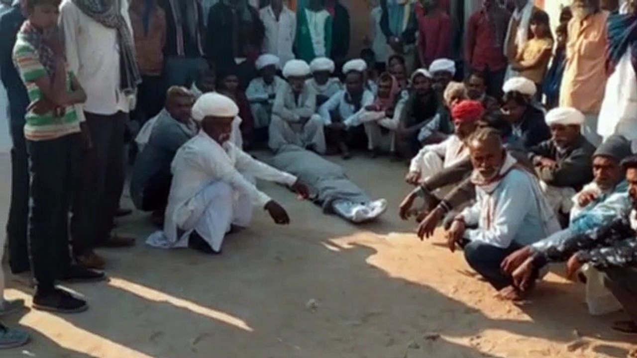 VIDEO : भोपाल में पाली के युवक की मौत, चार घंटे शव रख किया प्रदर्शन, आश्वासन के बाद माने
