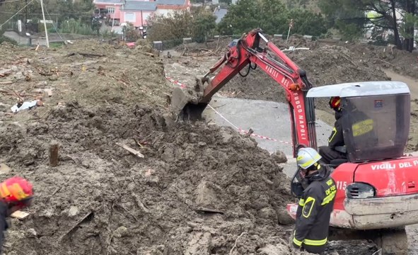 Frana Ischia, proseguono ricerche dell'ultimo disperso (03.12.22)