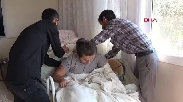 CAM KEMİK HASTASI HİLMİ'Yİ TARTIŞTIĞI GRUP DARBETTİ; KOLU VE BACAĞI KIRILDI