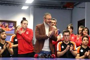 Engelli sporcular Bakan Kasapoğlu ile masa tenisi oynadı