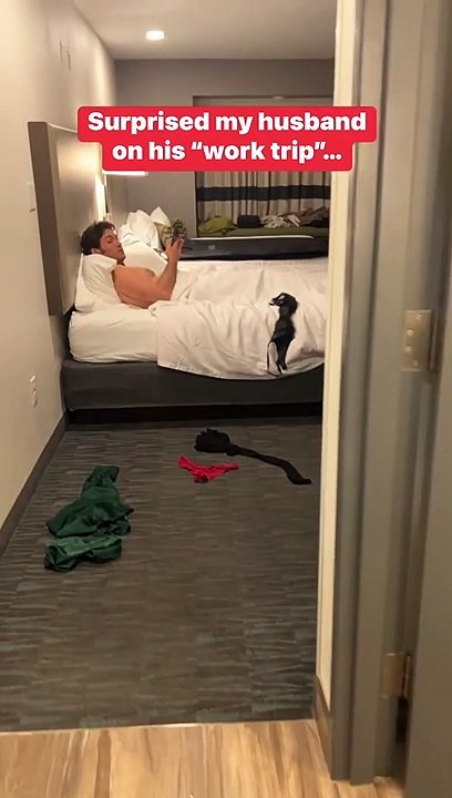 This video is definitely staged but it is very easy to get the keys to open the door. Just show your ID as his wife. I’m sure he told her which hotel he was staying at for work. Or she followed him. It has happened in real life many times
