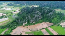 Video Drone Pemandangan Alam Yang Indah Gunung Yang Menghijau _ aerial video view
