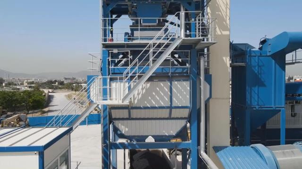 Bornova Belediyesi Yol Yenileme Çalışmalarına Devam Ediyor