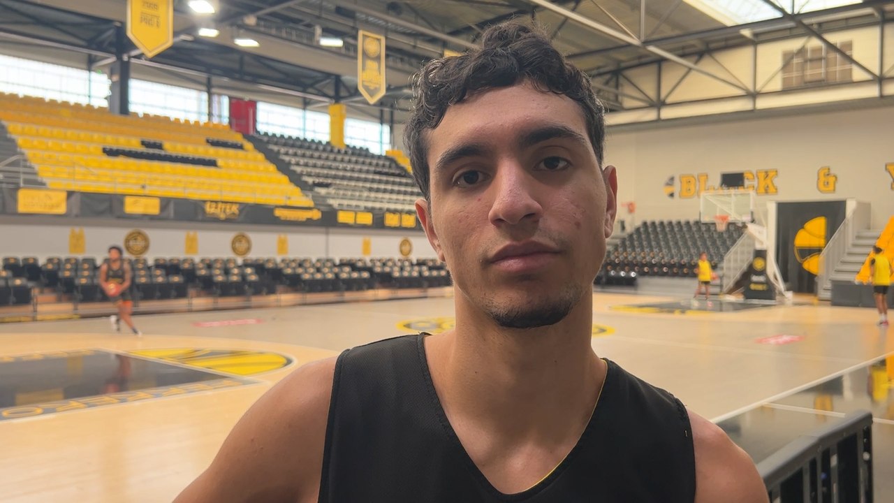 Interview maritima: Milan Barbitch meneur Fos Provence Basket avec le match aux Mets