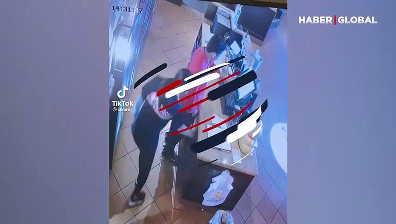 Genç kadını korumak için 'yaptığı hareket' milyonları duygulandırdı