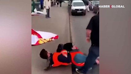 İklim aktivistlerine yaptığı müdahale gündem oldu! 'Yakalarından tutup kenara attı'