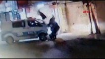 Polis minibüsü ile motosikletin çarpıştığı kaza kamerada