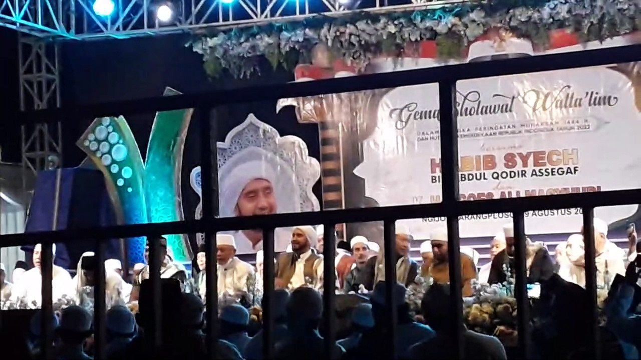 HABIB SYECH bin ABDUL QODIR ASSEGAFF - GEMA SHOLAWAT