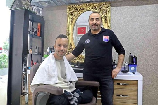 Dünyanın en hızlı berberinden, dünyanın en hızlı yüzücüsüne 'şampiyon tıraşı'